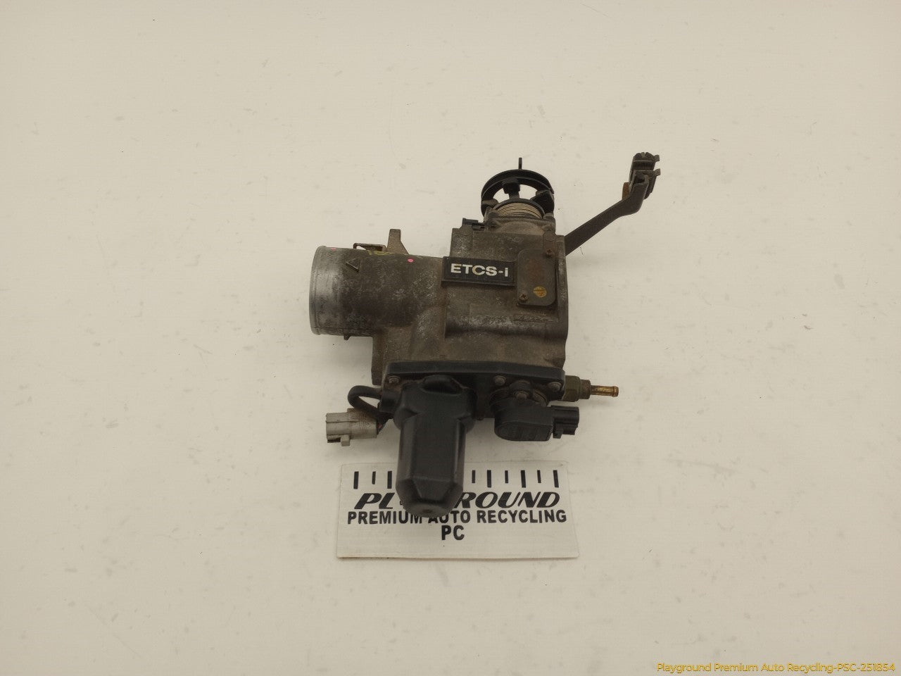 Lexus IS300 Throttle Body Assembly