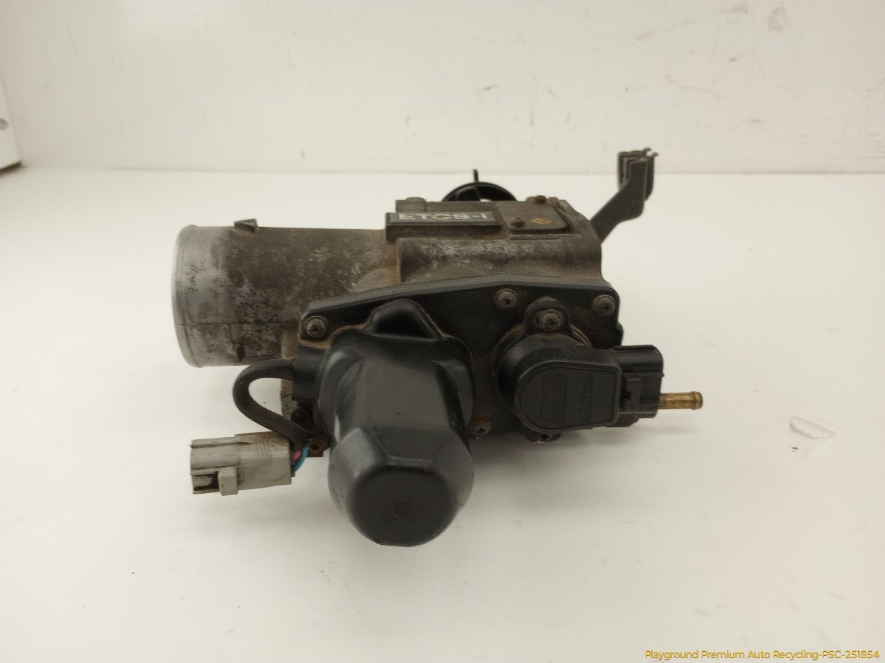 Lexus IS300 Throttle Body Assembly