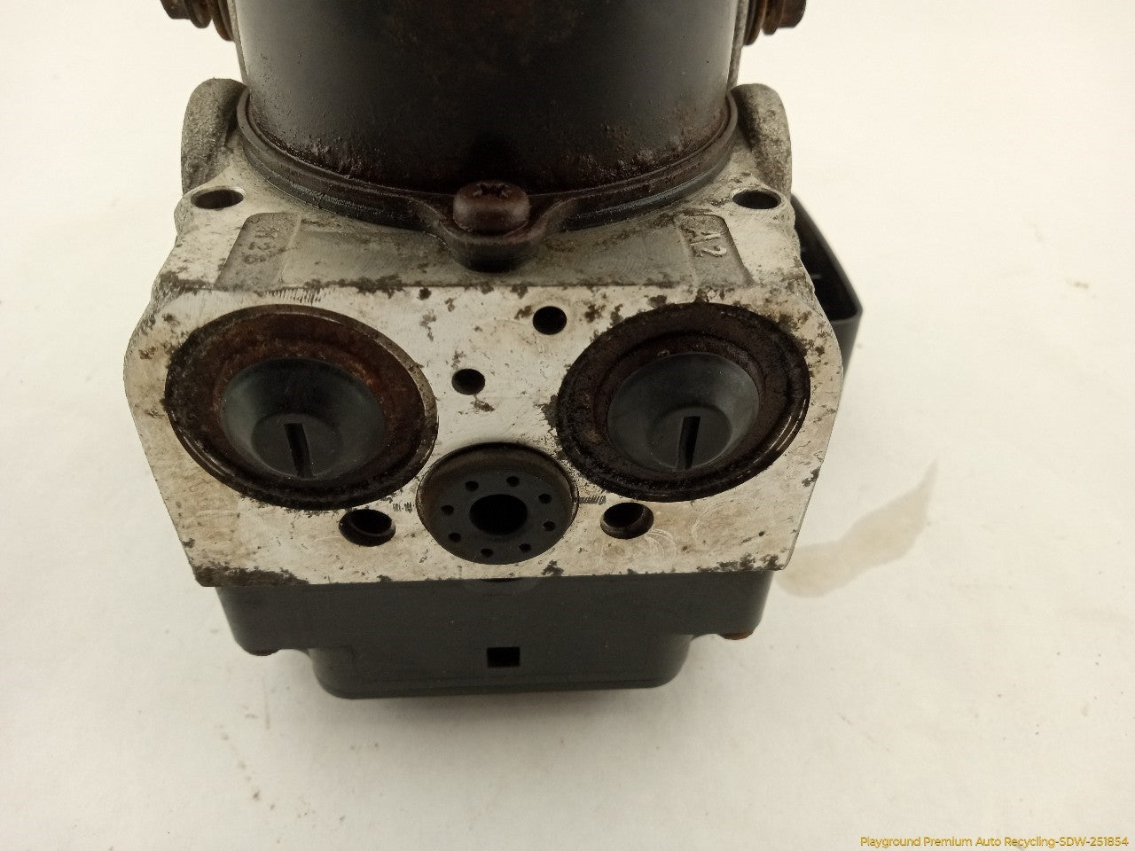 Lexus IS300 ABS Pump - 0