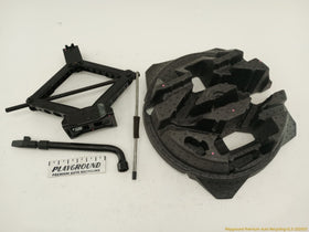 Land Rover LR2 Vehicle Jack