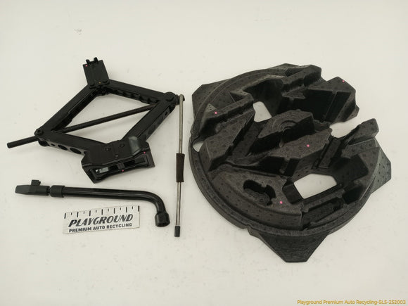 Land Rover LR2 Vehicle Jack