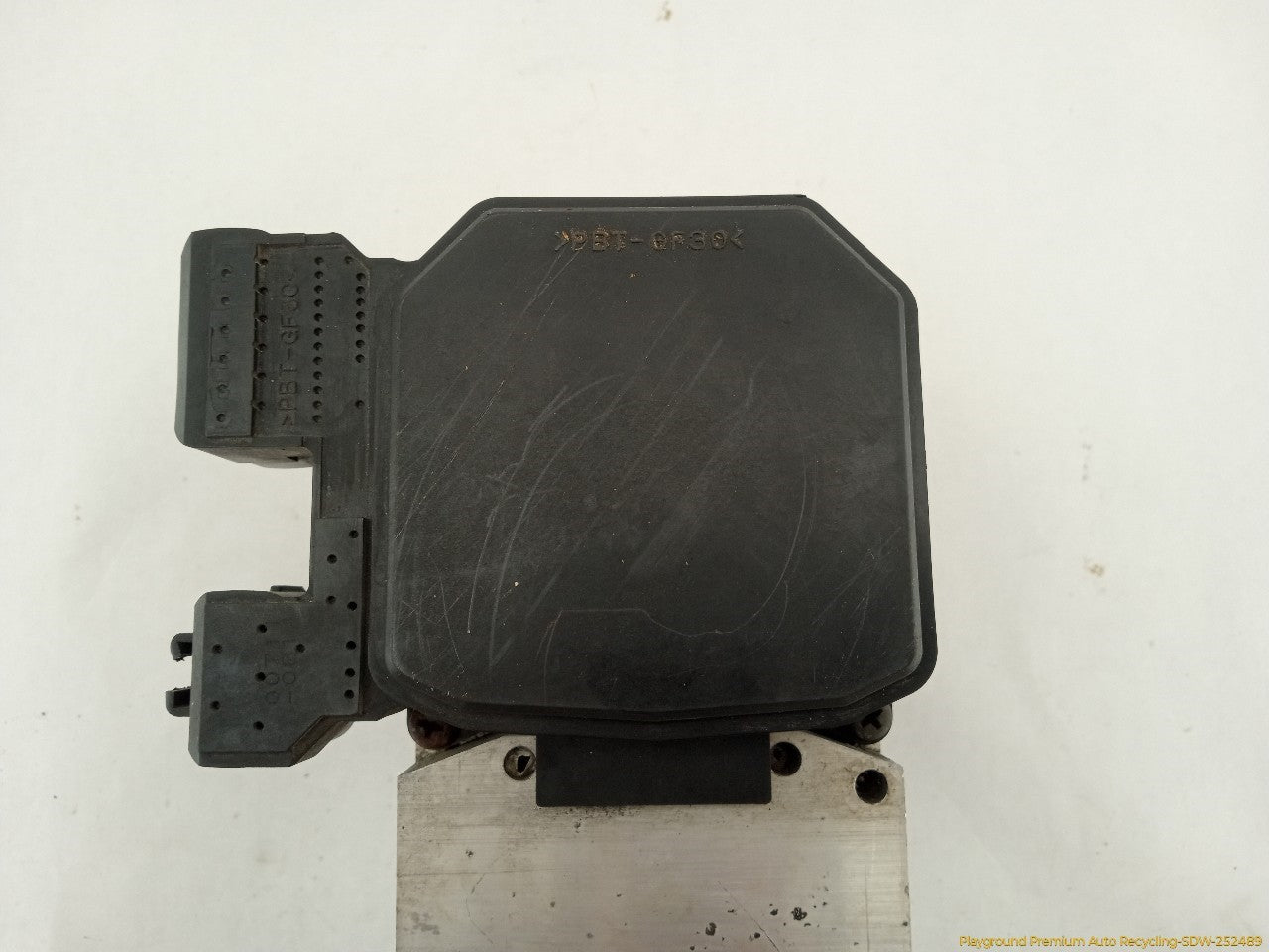 Lexus IS300 ABS Pump
