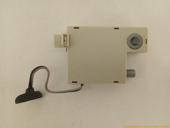 Land Rover LR2 Aerial Antenna Amplifier