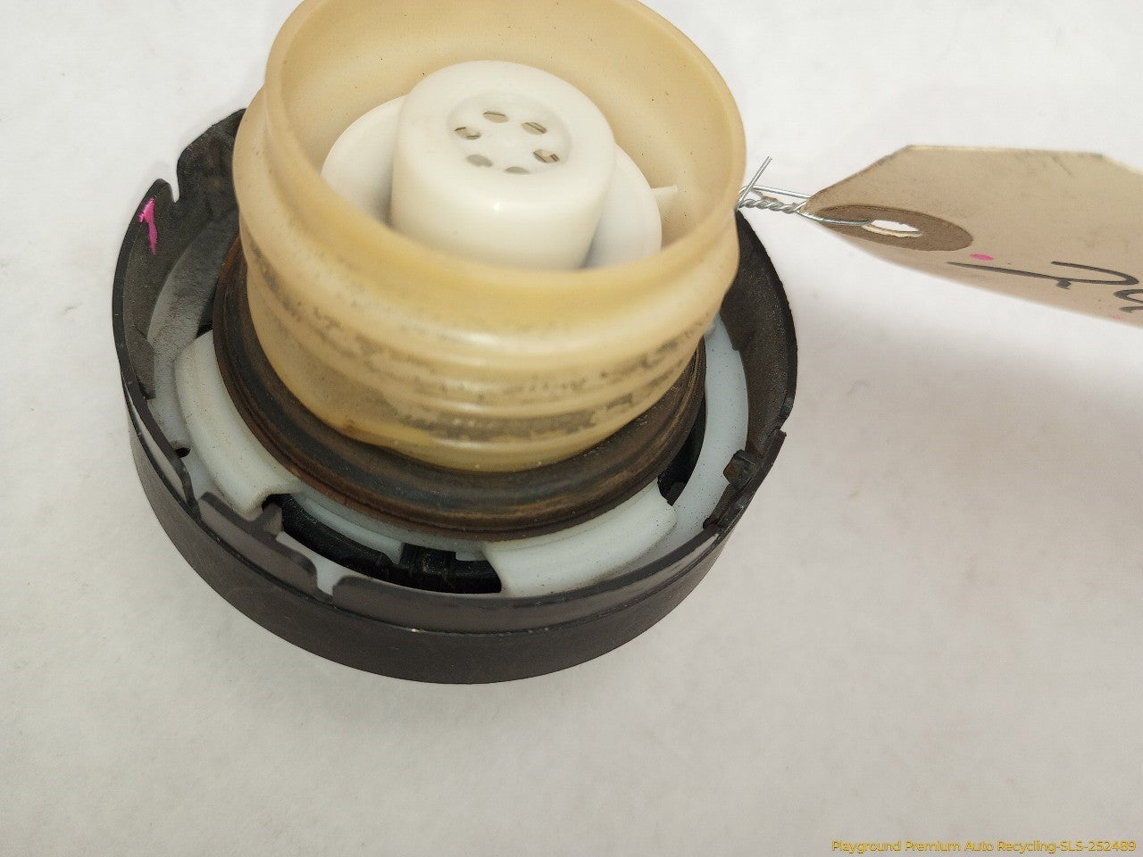 Lexus IS300 Fuel Cap