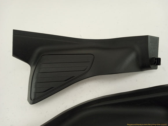 Land Rover LR2 Pair Of Rear Door Sill Trim