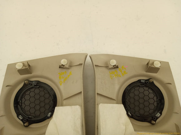 Land Rover LR2 Pair Of D Pillar Speaker Cover