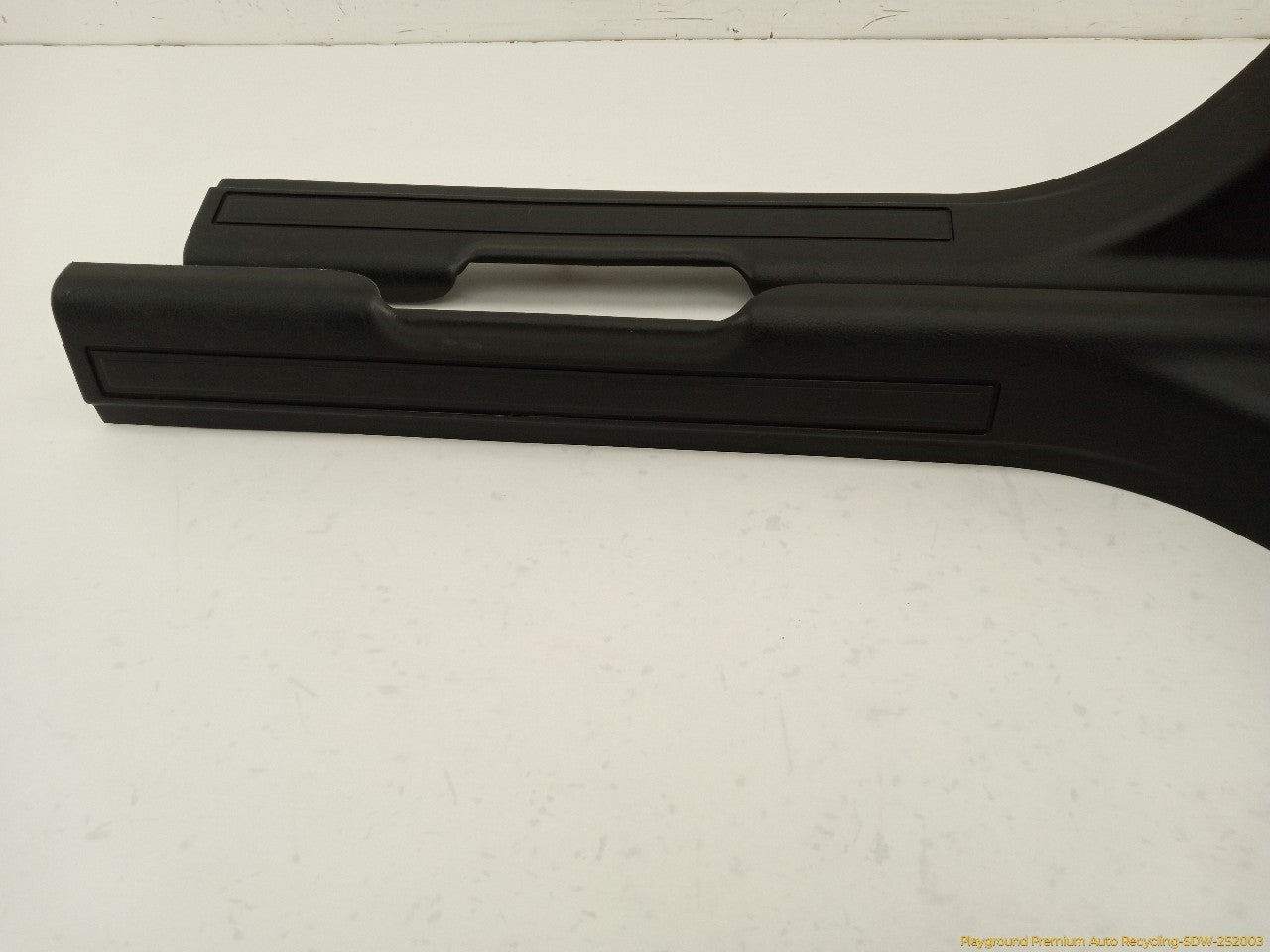 Land Rover LR2 Pair Of  Lower B Pillar Trim