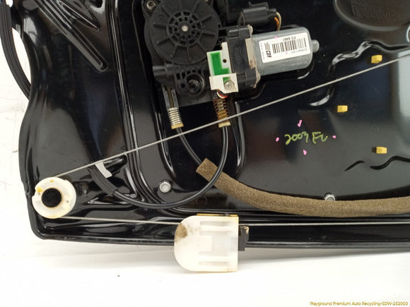 Land Rover LR2 Driver Left Front Door Window Regulator