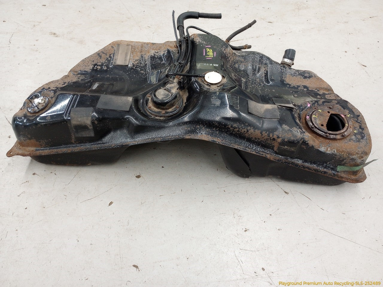 Lexus IS300 Fuel Gas Tank - 0