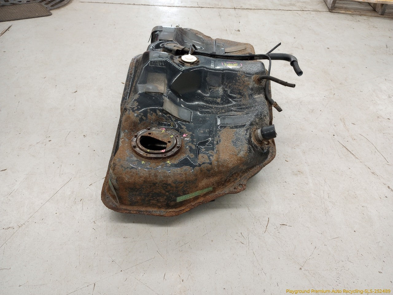 Lexus IS300 Fuel Gas Tank
