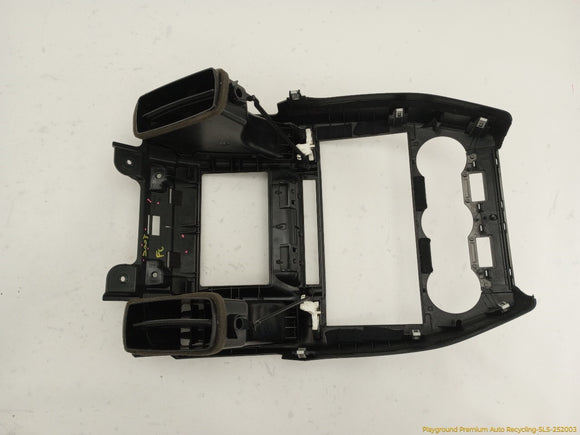 Land Rover LR2 Climate Control Radio Screen Bezel Trim