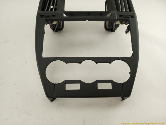 Land Rover LR2 Climate Control Radio Screen Bezel Trim