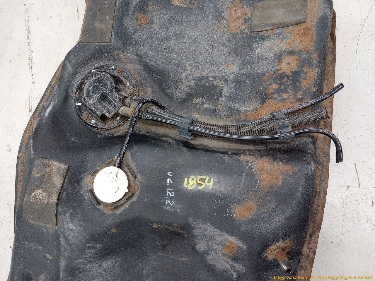 Lexus IS300 Fuel Gas Tank