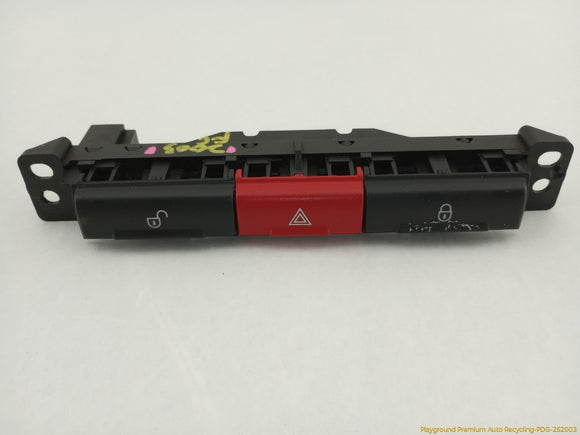 Land Rover LR2 Dashboard Hazard & Door Lock Switch Panel