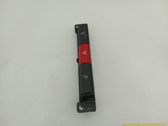 Land Rover LR2 Dashboard Hazard & Door Lock Switch Panel