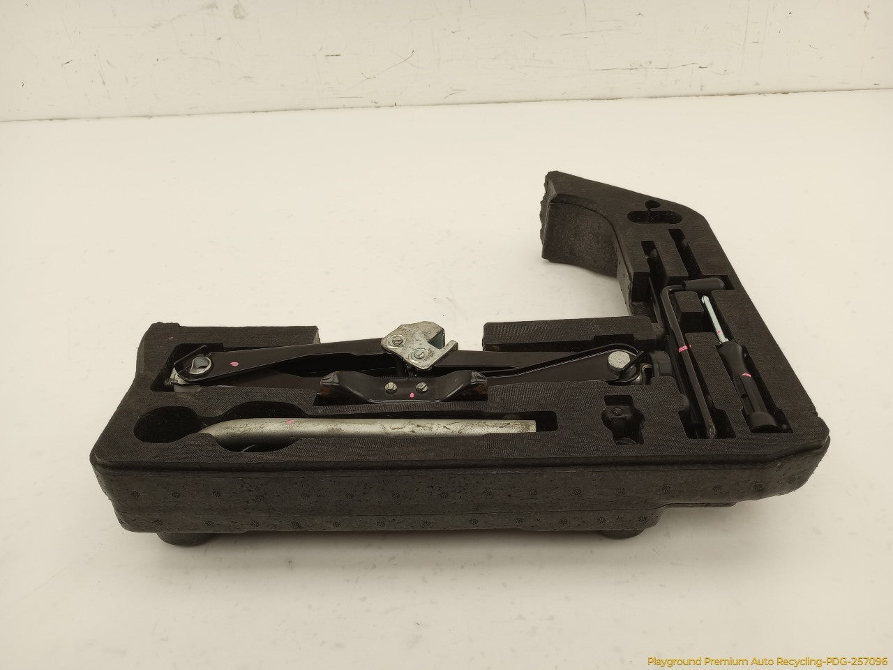 Audi A5 Vehicle Jack Tool Kit - 0