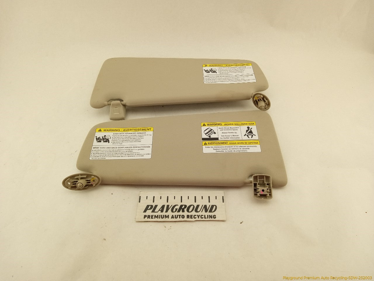 Land Rover LR2 Pair Of Sun Visors