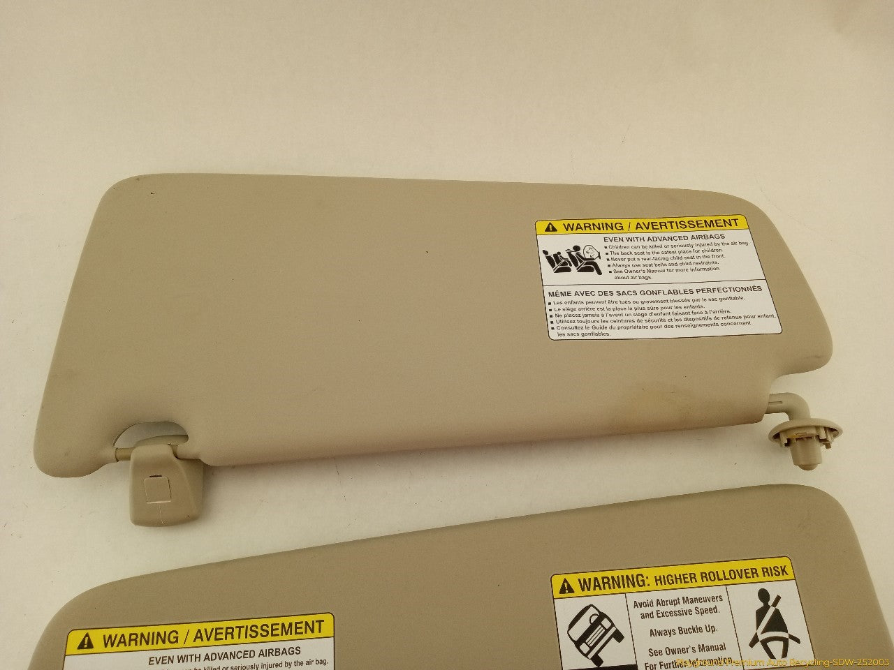 Land Rover LR2 Pair Of Sun Visors
