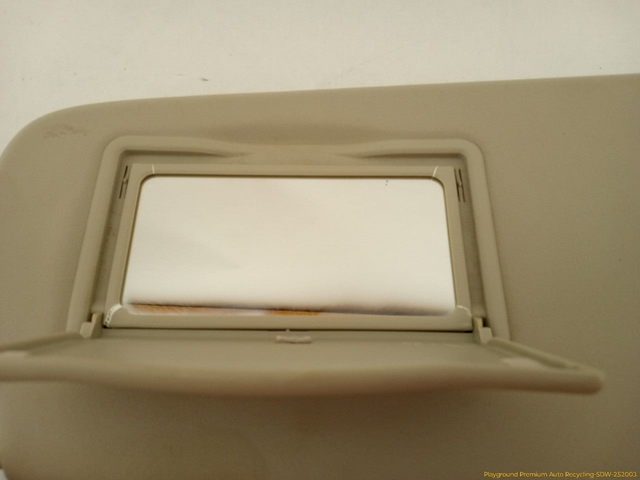 Land Rover LR2 Pair Of Sun Visors