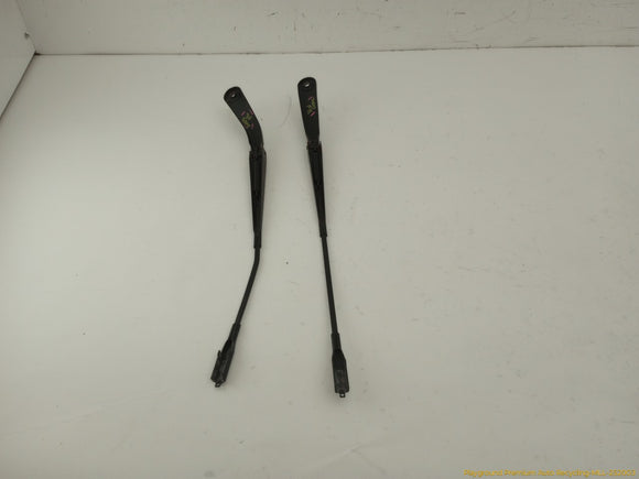 Land Rover LR2 Pair Of Windshield Wiper Arms