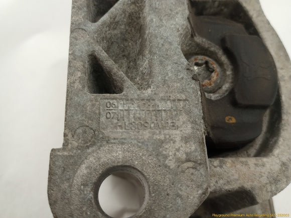 Land Rover LR2 Driver Left Transmission Mount Bracket