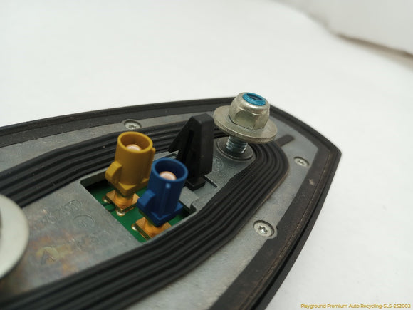 Land Rover LR2 Roof Antenna