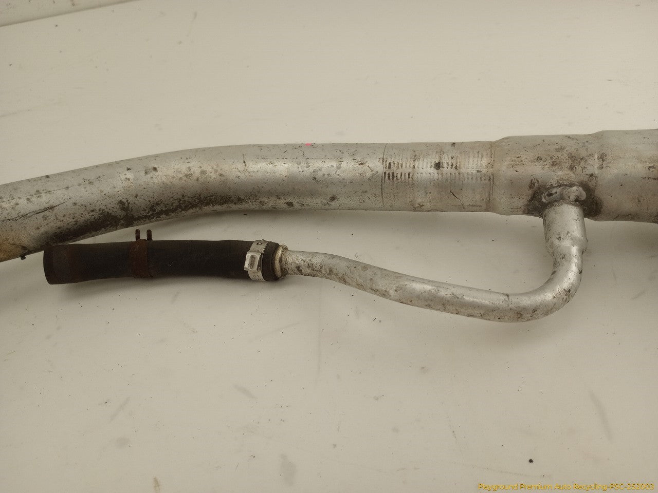 Land Rover LR2 Fuel Filler Neck