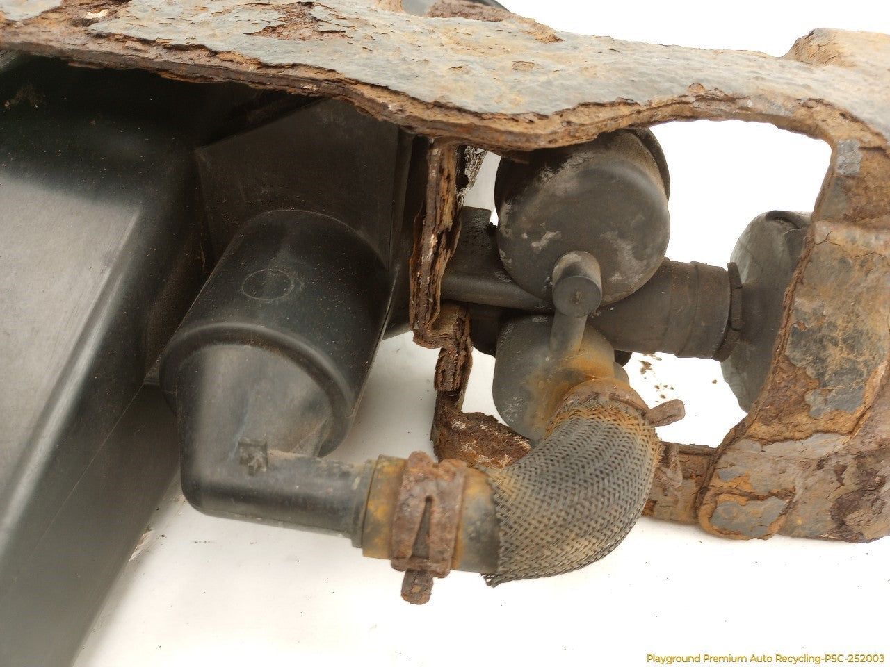 Land Rover LR2 Fuel Vapor Charcoal Canister