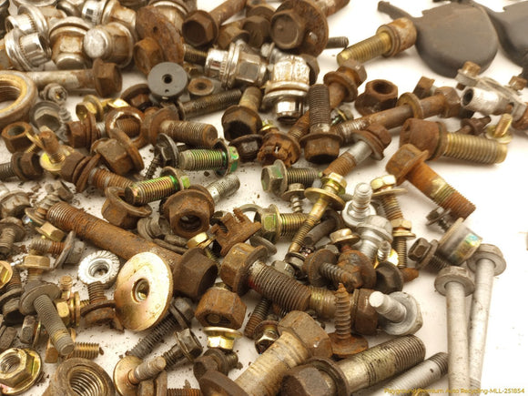 Lexus IS300 Dismantling Hardware Fasteners Bolts & Nuts