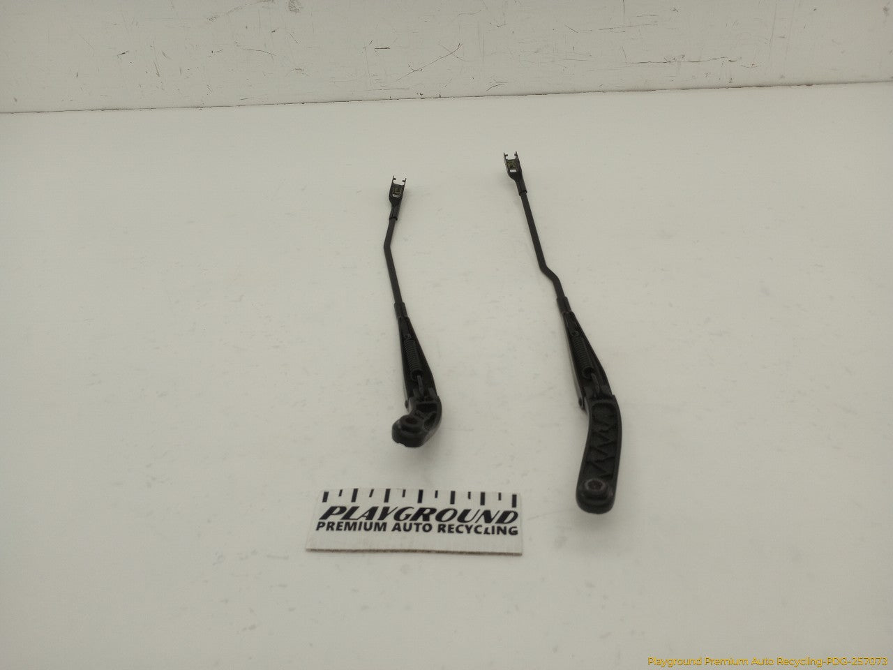 Audi A5 Pair Of Windshield Wiper Arms