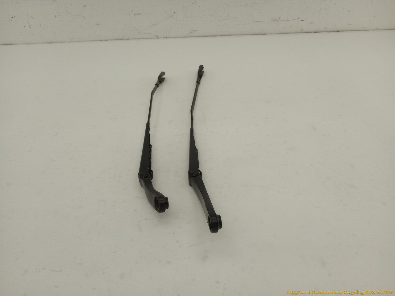 Audi A5 Pair Of Windshield Wiper Arms