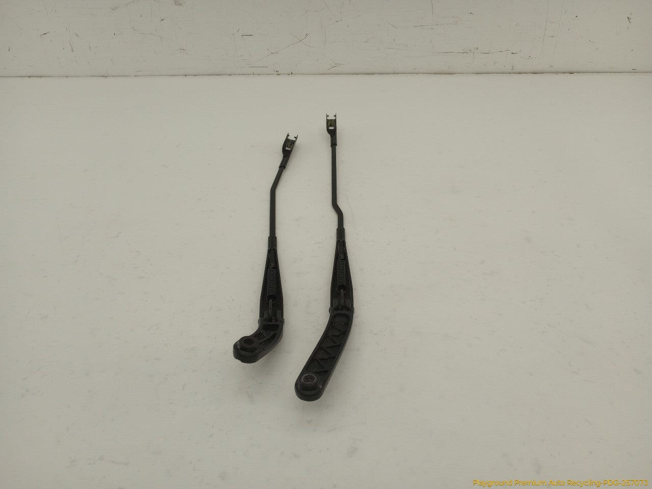 Audi A5 Pair Of Windshield Wiper Arms