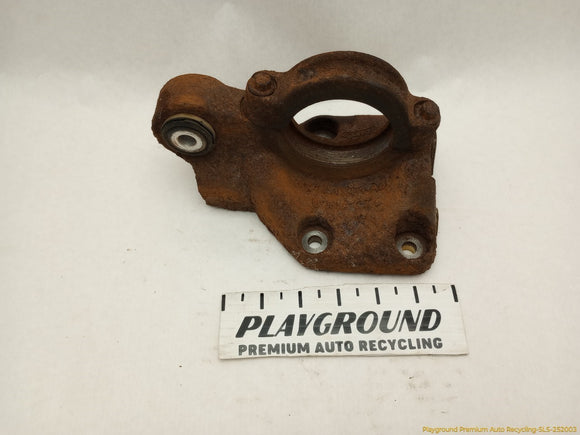 Land Rover LR2 Passenger Right Front Axle Drive Shaft Mount Bracket