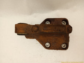 Land Rover LR2 Passenger Right Front Axle Drive Shaft Mount Bracket - 0