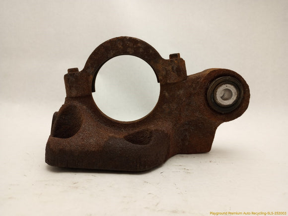 Land Rover LR2 Passenger Right Front Axle Drive Shaft Mount Bracket