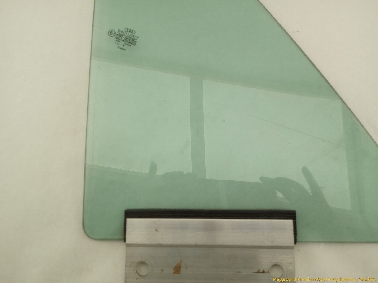 Audi TT Passenger Right Front Door Vent Window Glass