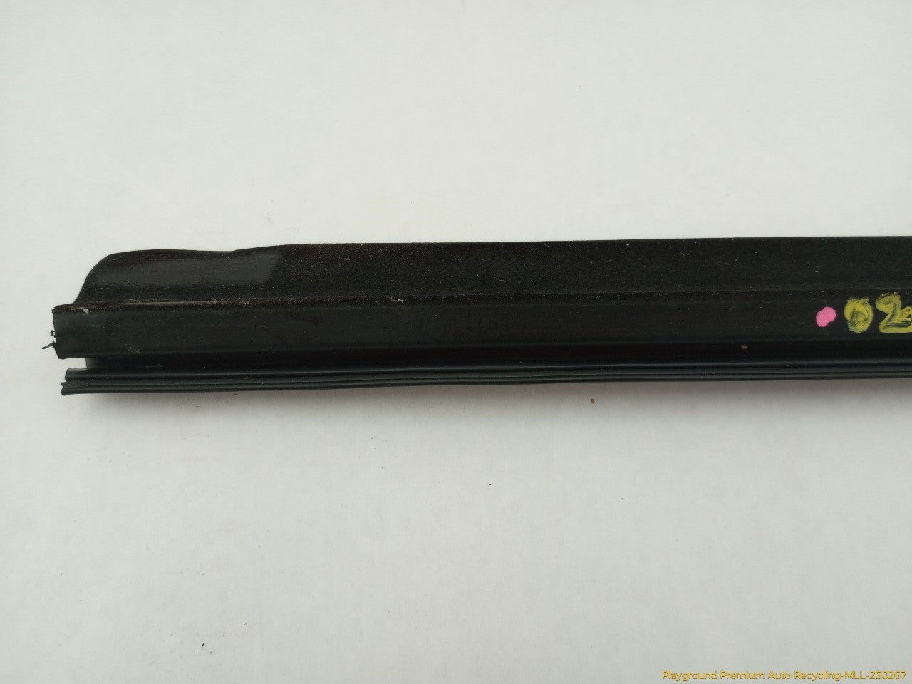 Ford Mustang Pair Of Rear Exterior Quarter Glass Molding Trim