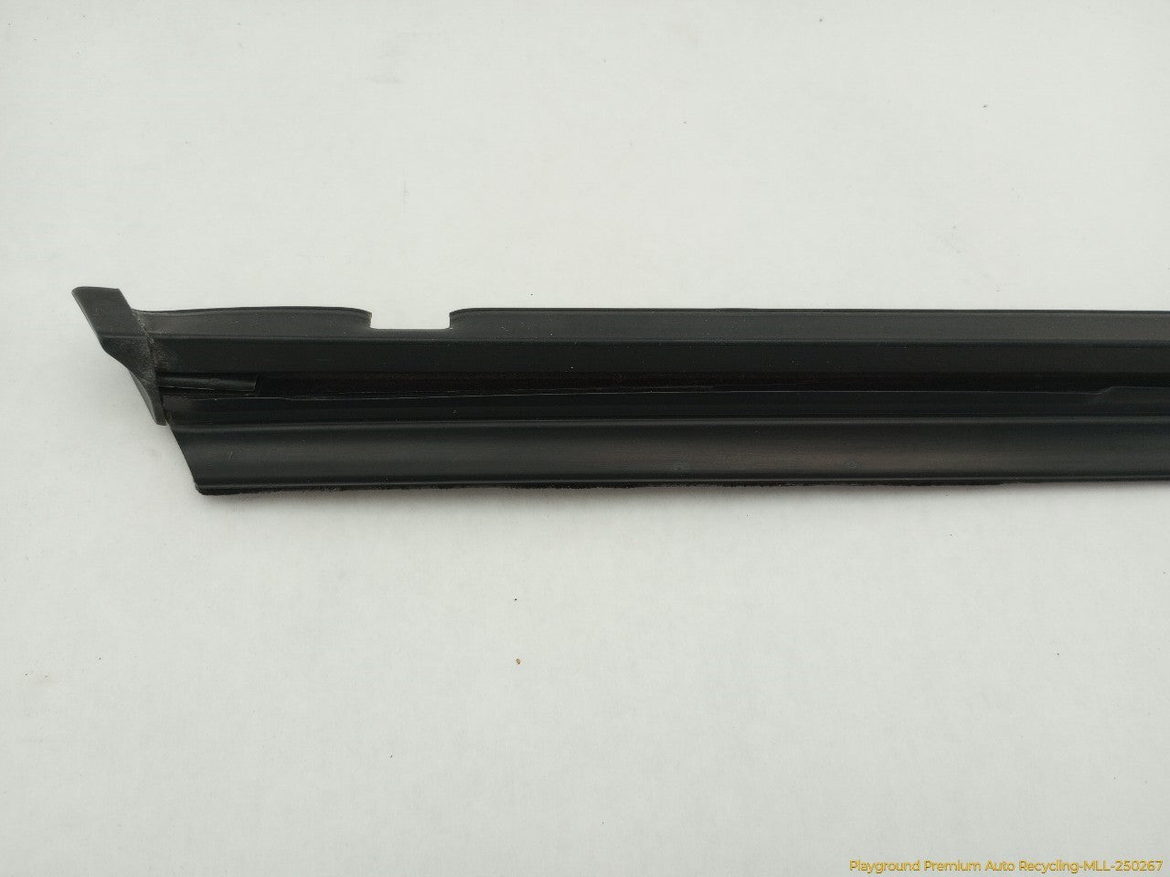Ford Mustang Pair Of Rear Exterior Quarter Glass Molding Trim