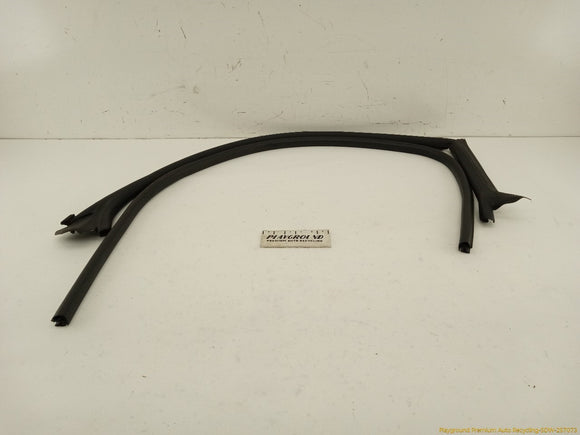 Audi A5 Pair Of Front Left Window Molding