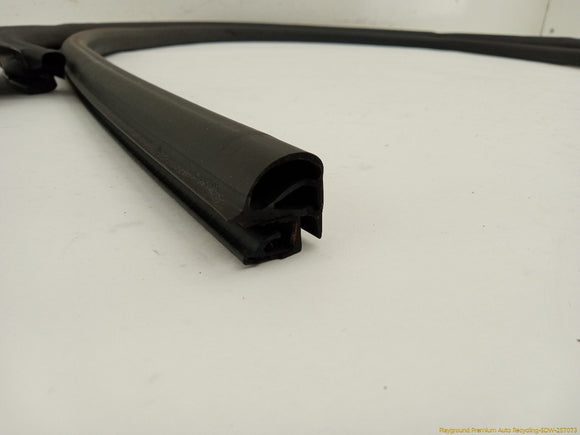 Audi A5 Pair Of Front Left Window Molding