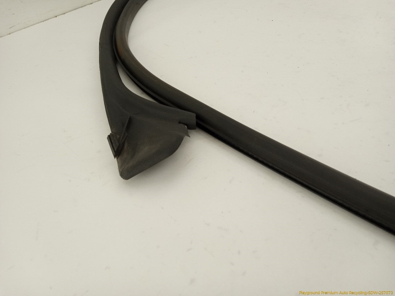 Audi A5 Pair Of Front Left Window Molding