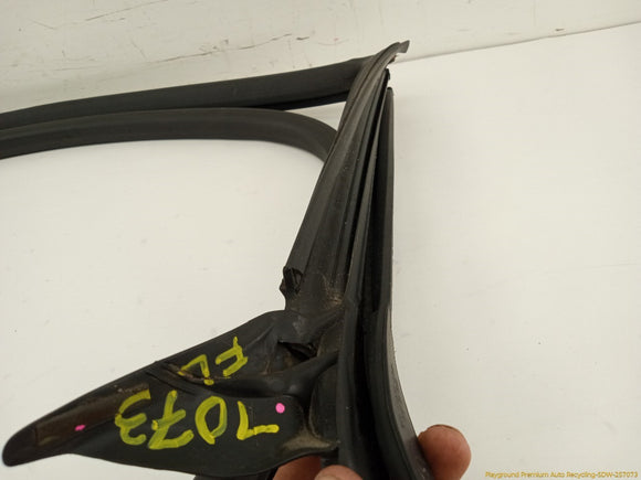 Audi A5 Pair Of Front Left Window Molding