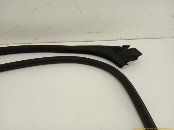 Audi A5 Pair Of Front Right Window Molding