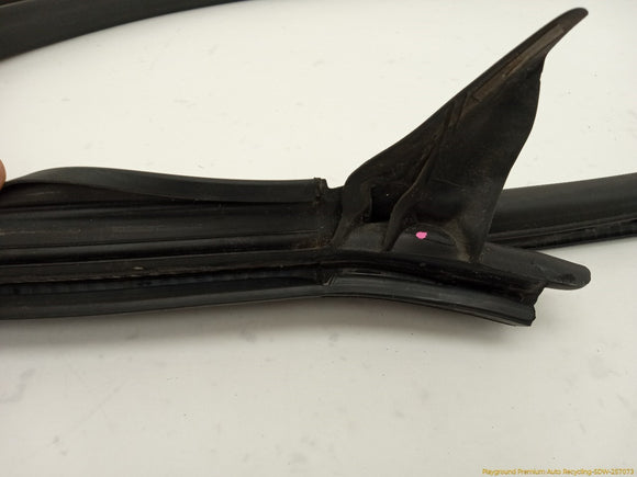 Audi A5 Pair Of Front Right Window Molding