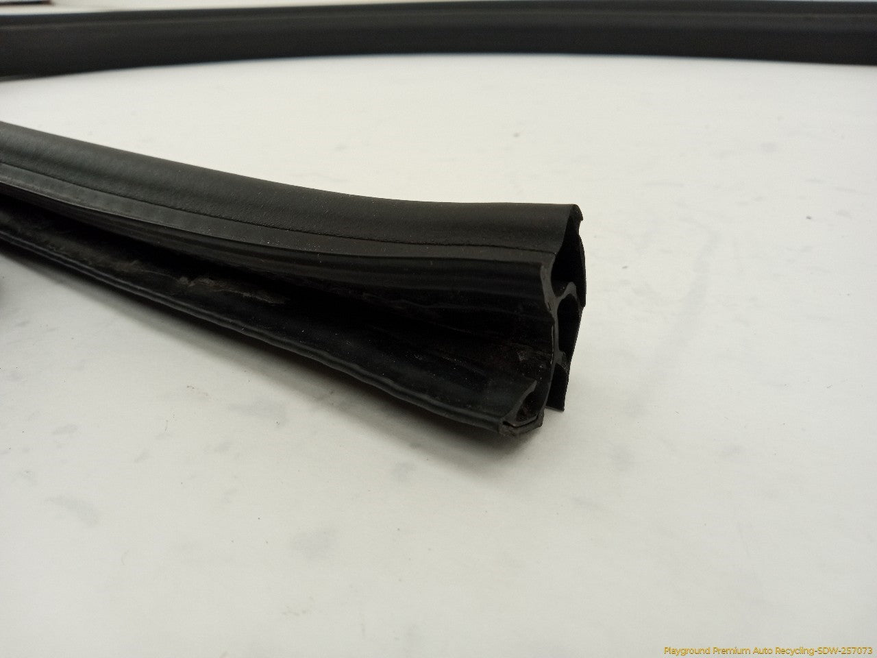 Audi A5 Pair Of Front Right Window Molding