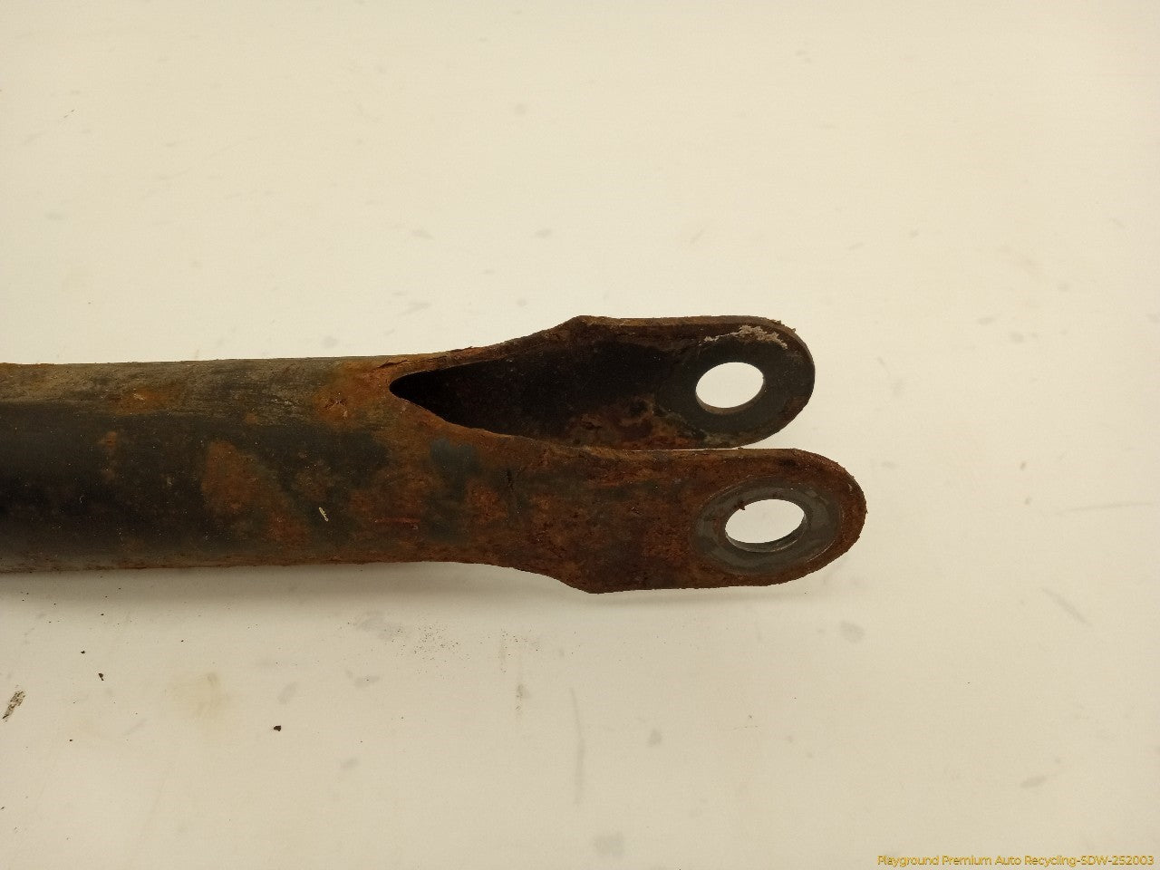 Land Rover LR2 Passenger Right Rear Lower Trailing Arm