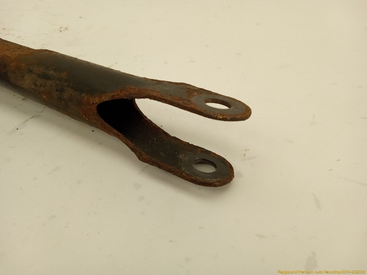 Land Rover LR2 Passenger Right Rear Lower Trailing Arm