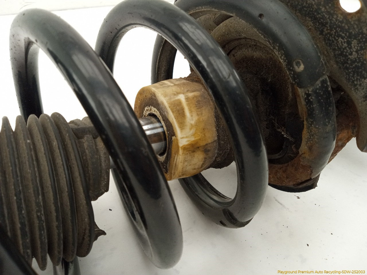 Land Rover LR2 Driver Left Rear Strut