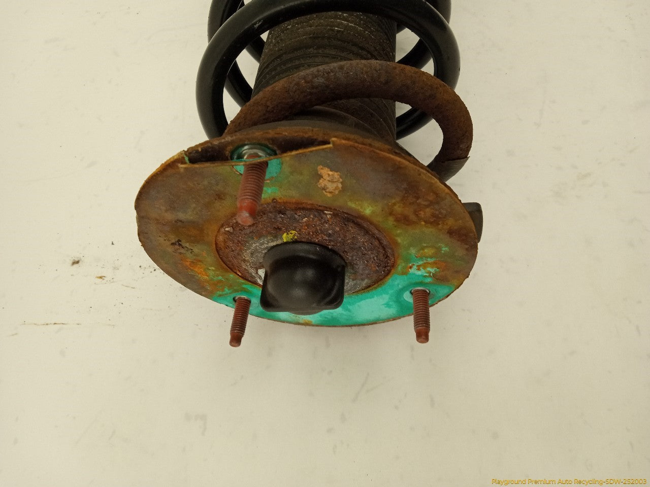 Land Rover LR2 Driver Left Rear Strut