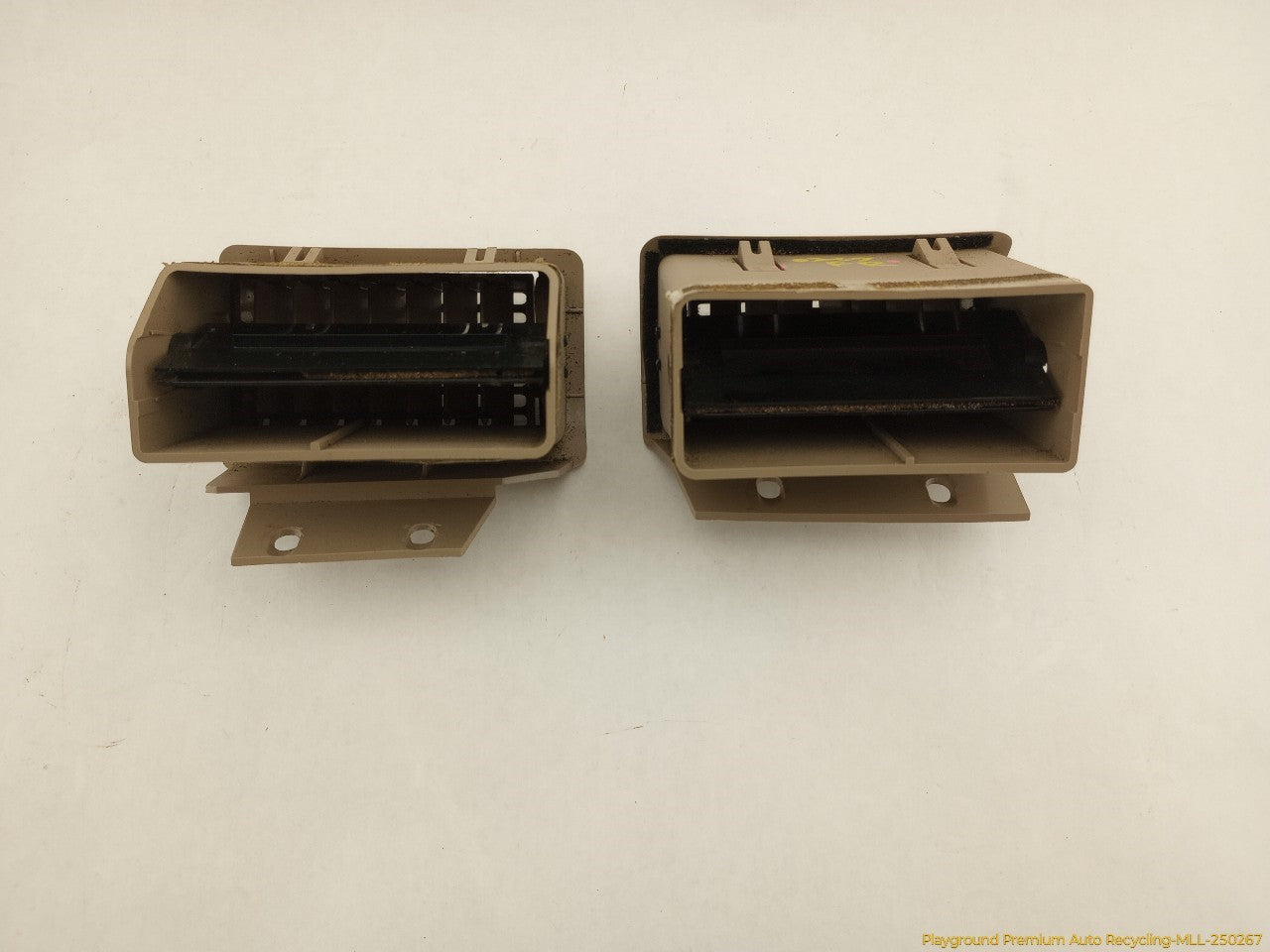 Ford Mustang Pair Of Dashboard Air Vents - 0